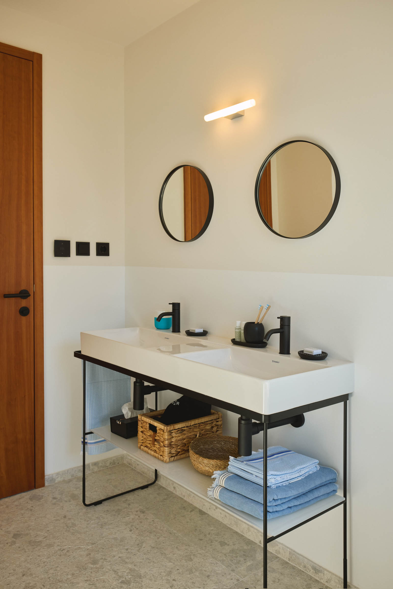 the-house-bedroom-3-4