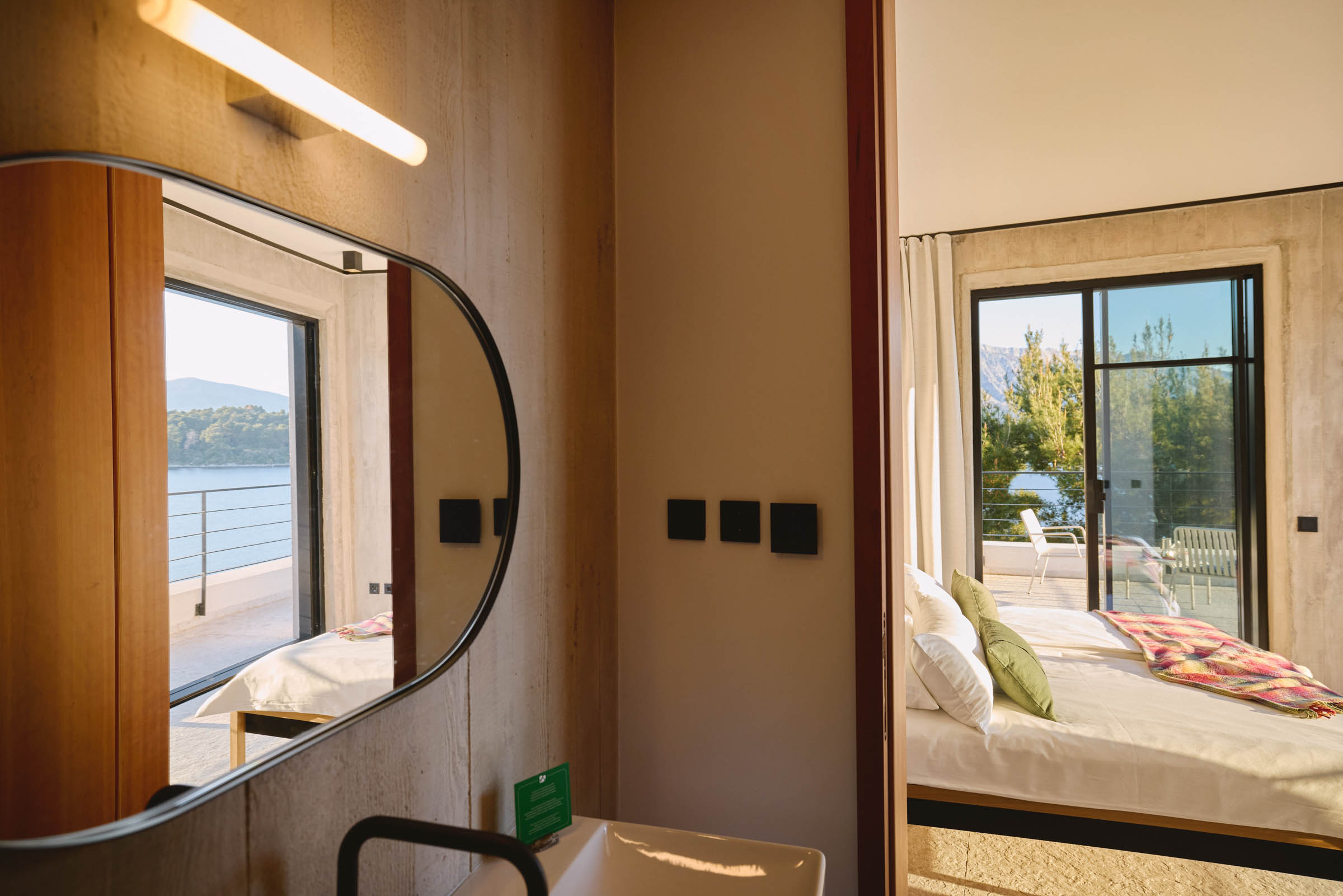 the-house-bedroom-4-7